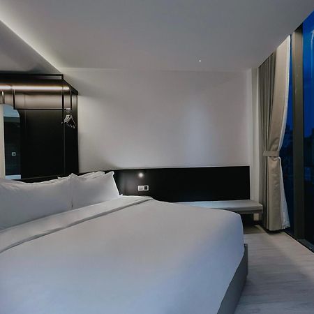 הו צ'י מין סיטי The Concept Hotel Hcmc- District 1 מראה חיצוני תמונה